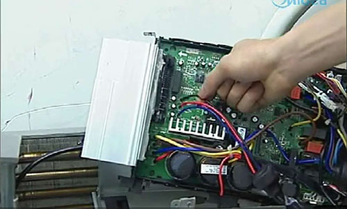 坡头美的空调电话是多少